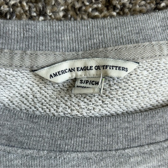 American Eagle Women’s Oversized Gray Crewneck Sweatshirt size small - Picture 6 of 10